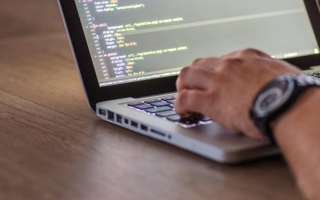 Nowy sposób tworzenia aplikacji internetowych – co warto wybrać? Nowy sposób tworzenia aplikacji internetowych – co warto wybrać?